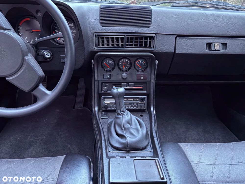 Porsche 924 - 19