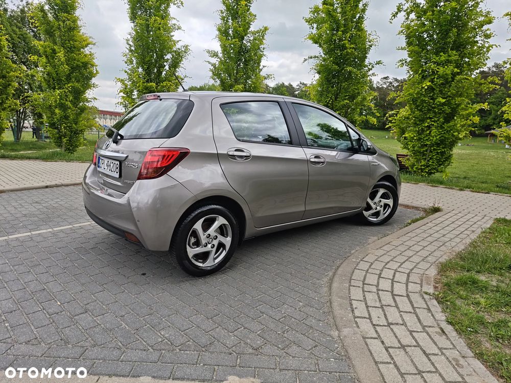 Toyota Yaris Hybrid 100 Premium EU6 - 3