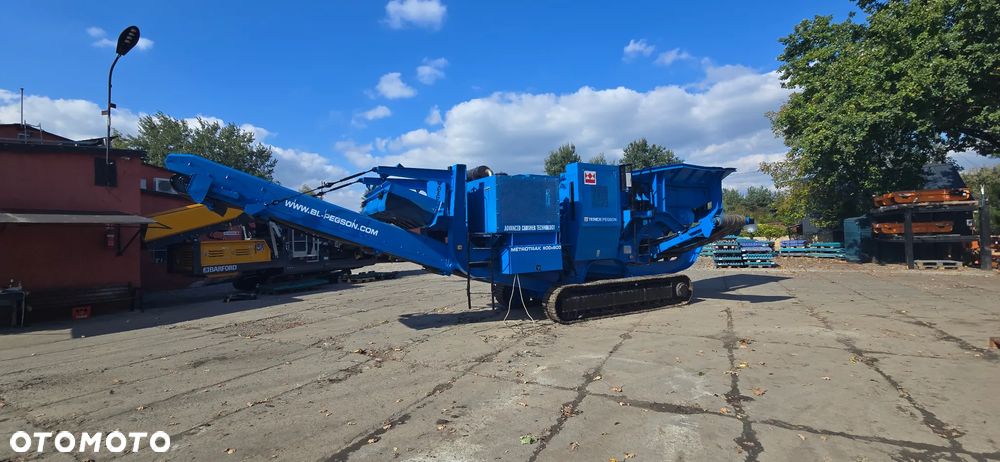 Terex Pegson Metrotrak 900x600 - 3