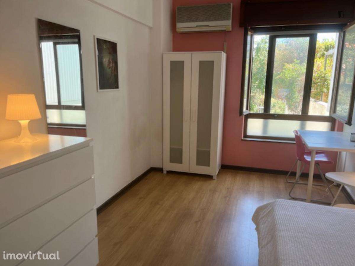 Quarto - localizado em Sete Rios Lisbon - Grande imagem: 2/31