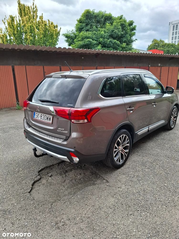 Mitsubishi Outlander 2.2 DID Instyle Navi 4WD - 4