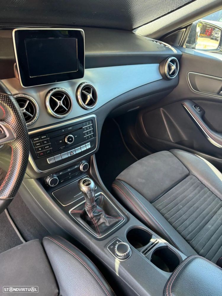 Mercedes-Benz CLA 180 d Shooting Brake AMG Line - 34