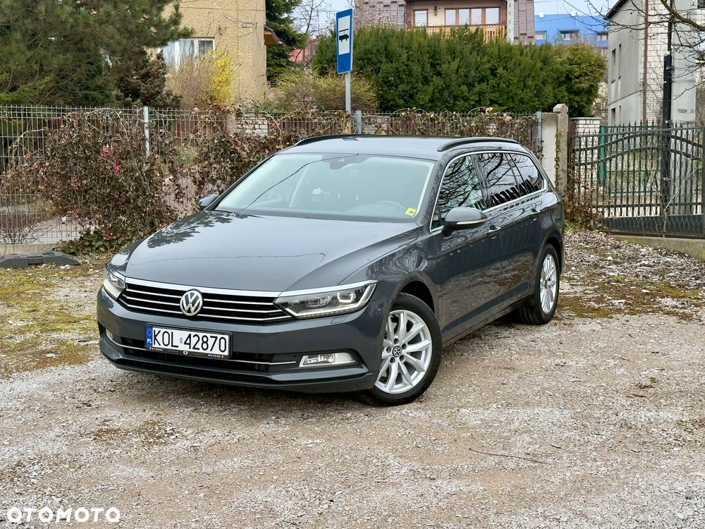 Volkswagen Passat - 1