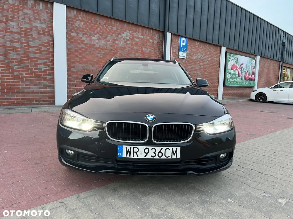 BMW Seria 3 320d - 29
