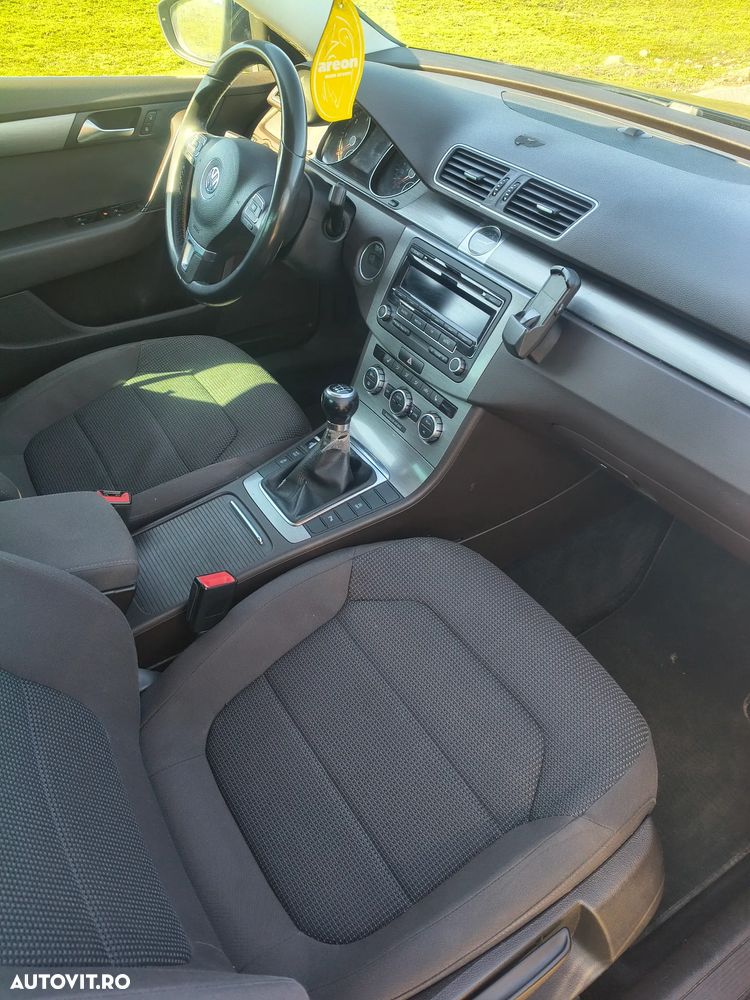 Volkswagen Passat 1.6 TDI DPF BlueMotion - 5