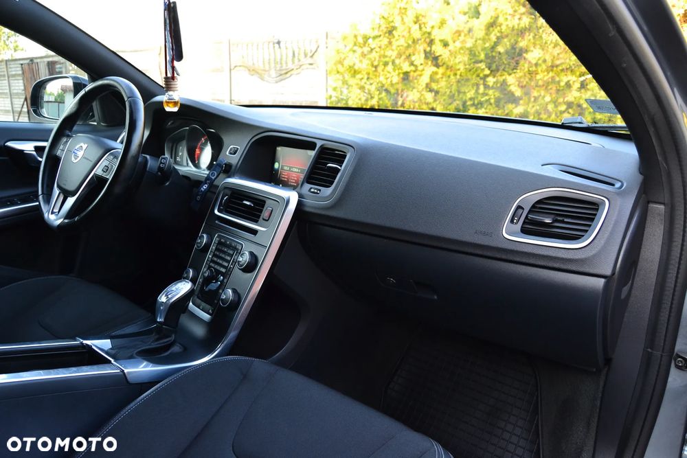 Volvo V60 Cross Country D4 Drive-E Momentum - 14