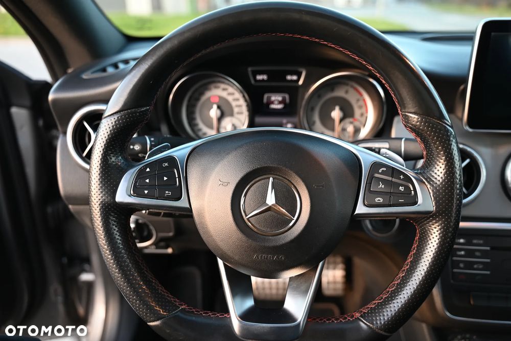 Mercedes-Benz CLA 200 7G-DCT AMG Line - 17