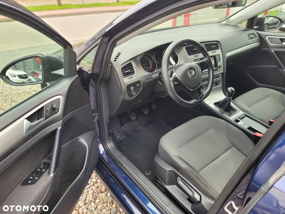 Volkswagen Golf - 11