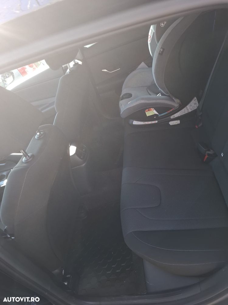 Hyundai Elantra 1.6 l 123 CP CVT Exclusive Navi - 7