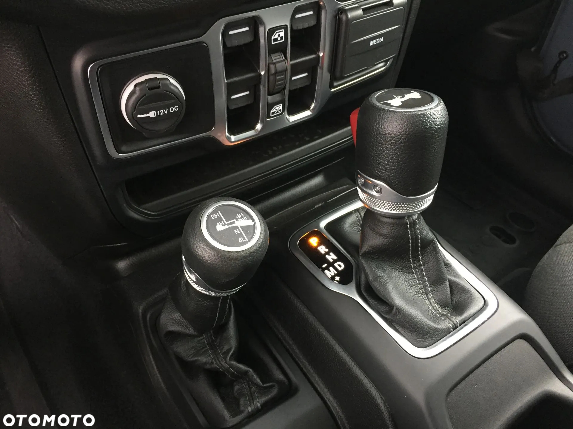 Jeep Wrangler - 12