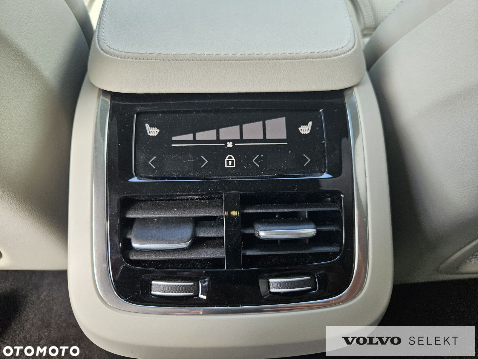 Volvo XC 90 - 32