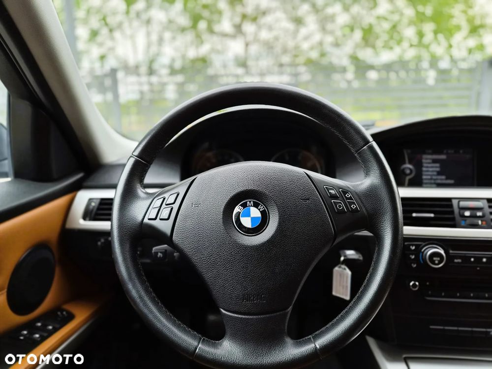 BMW Seria 3 - 32