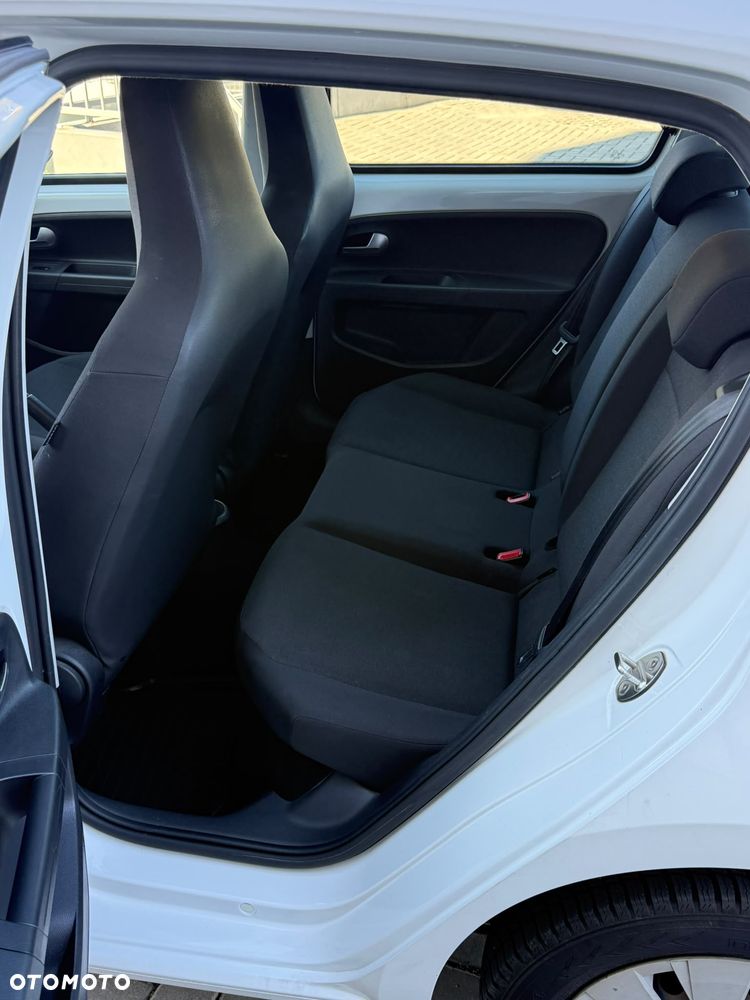 Volkswagen up! - 8