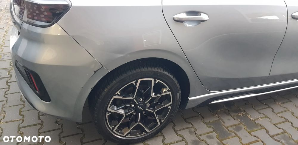 Kia Ceed 1.6 CRDi Eco-Dynamics+ (48V Mild-Hybrid) DCT7 GT Line - 13