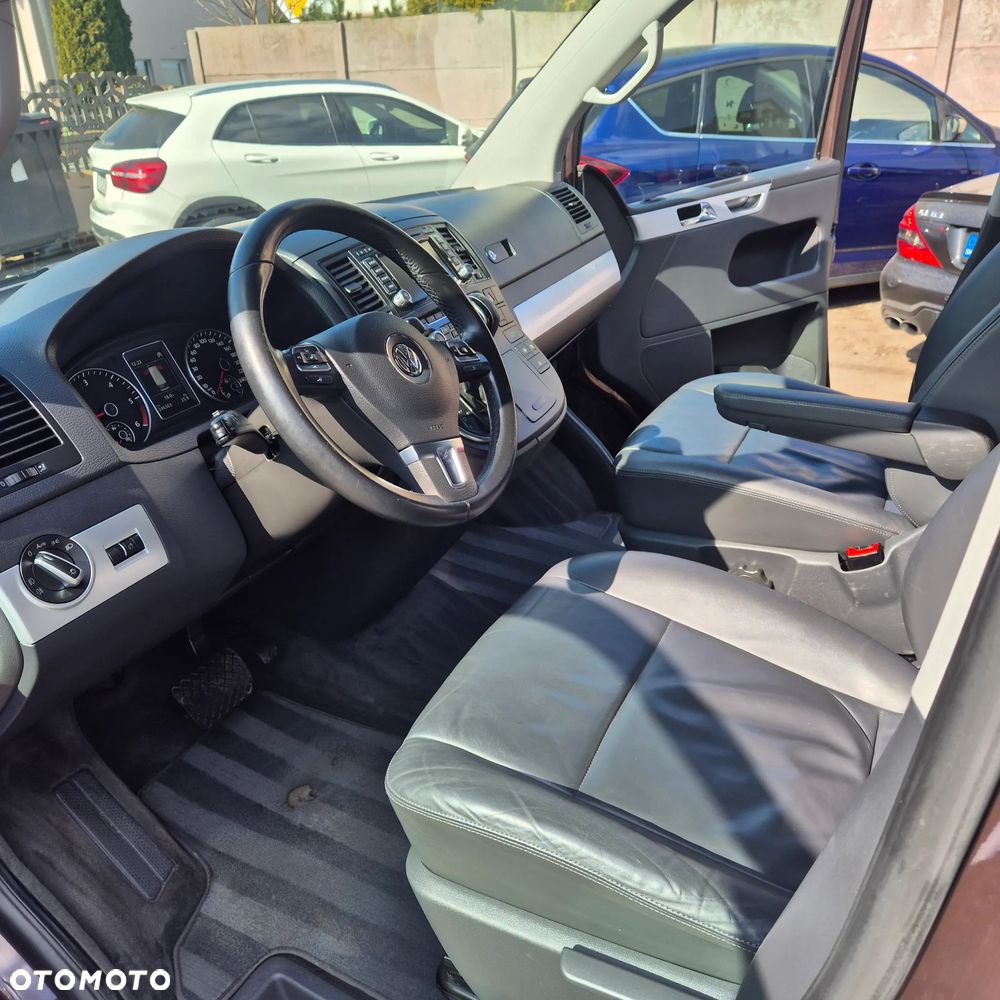Volkswagen Multivan - 9