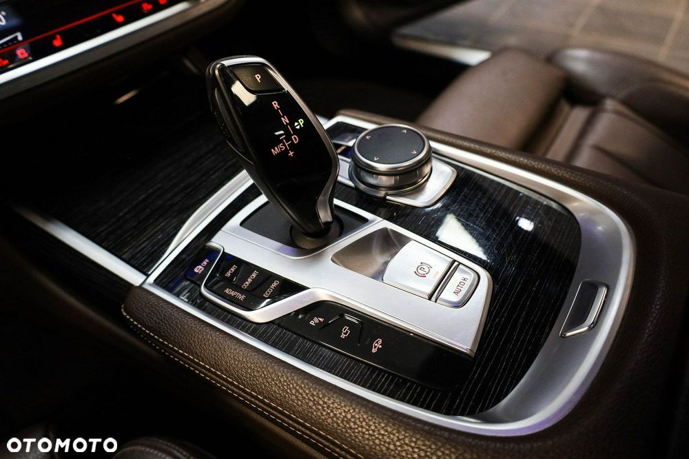 BMW Seria 7 - 28
