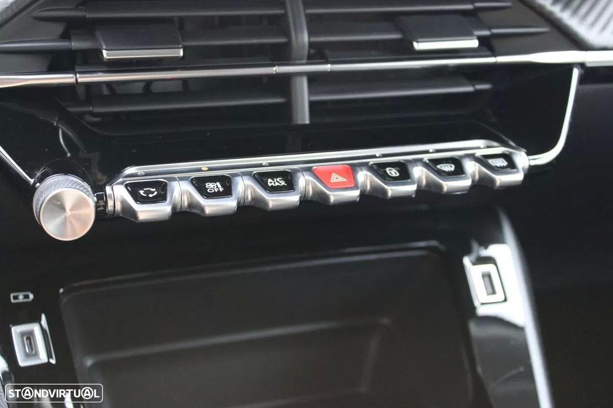 Peugeot 2008 1.2 PureTech Active Pack - 19