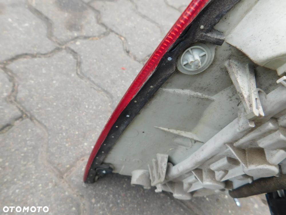 lampa lewa prawa tył OPEL ASTRA II sedan coupe cabrio CIEMNA - 14