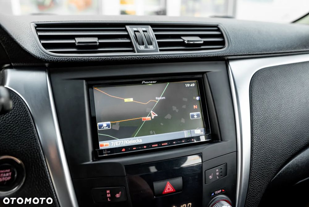 Suzuki Kizashi 2.4 4x4 CVT Sport - 25