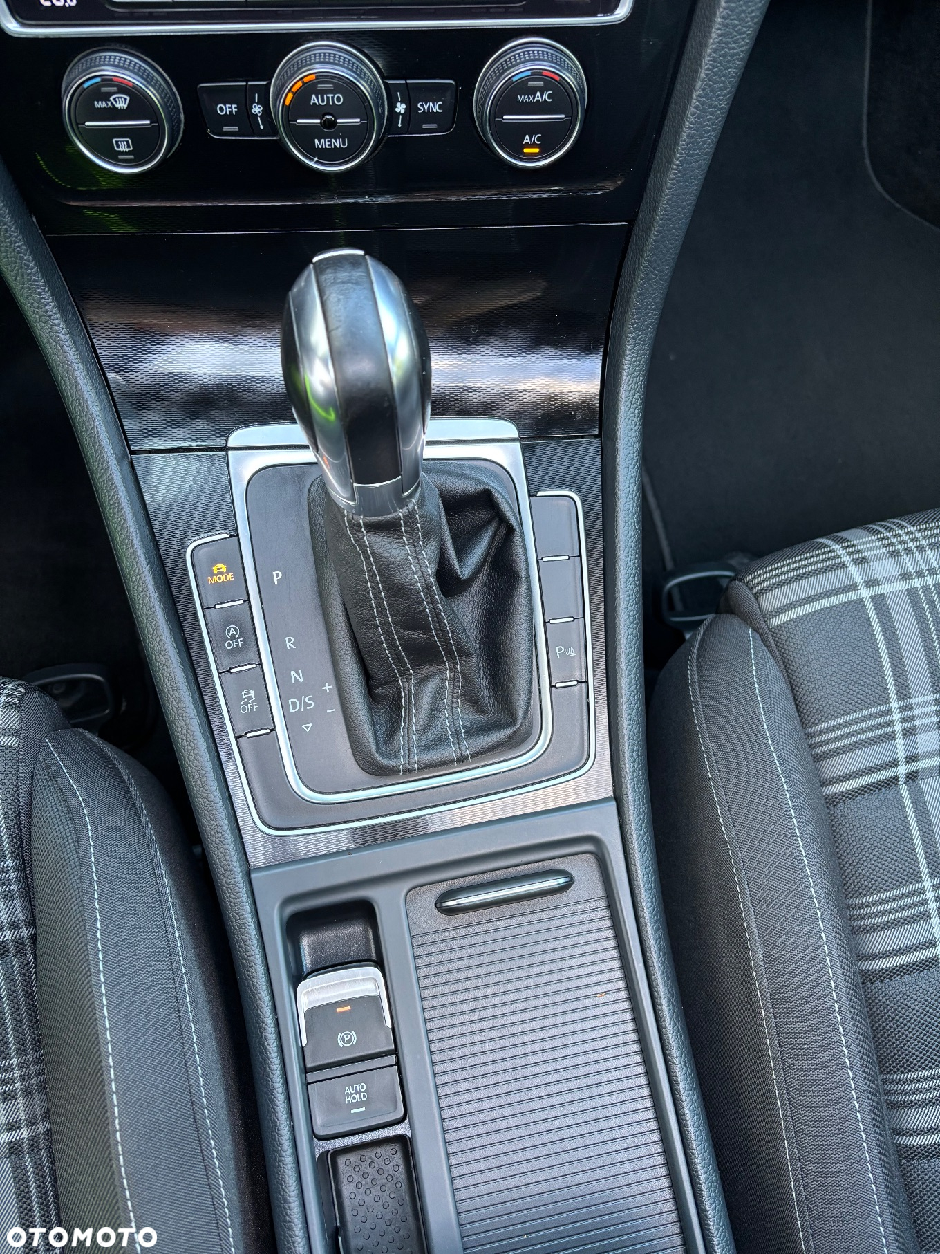 Volkswagen Golf VII 2.0 TDI BMT GTD DSG - 17