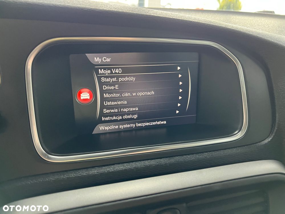 Volvo V40 - 18