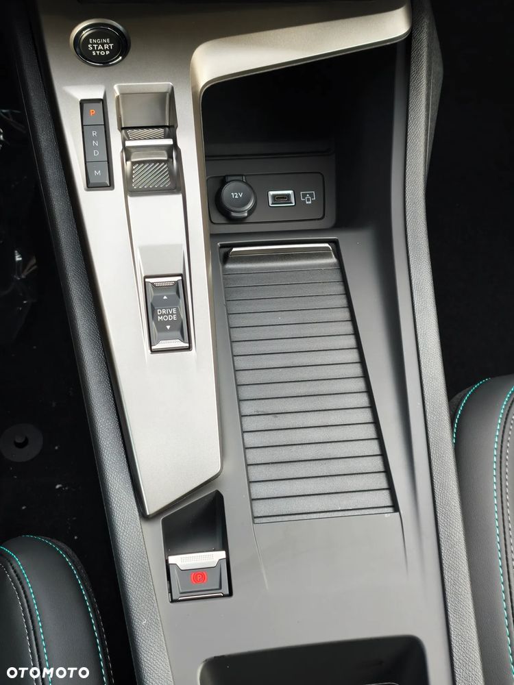 Peugeot 308 1.2 mHEV Allure S&S e-DCS6 - 23