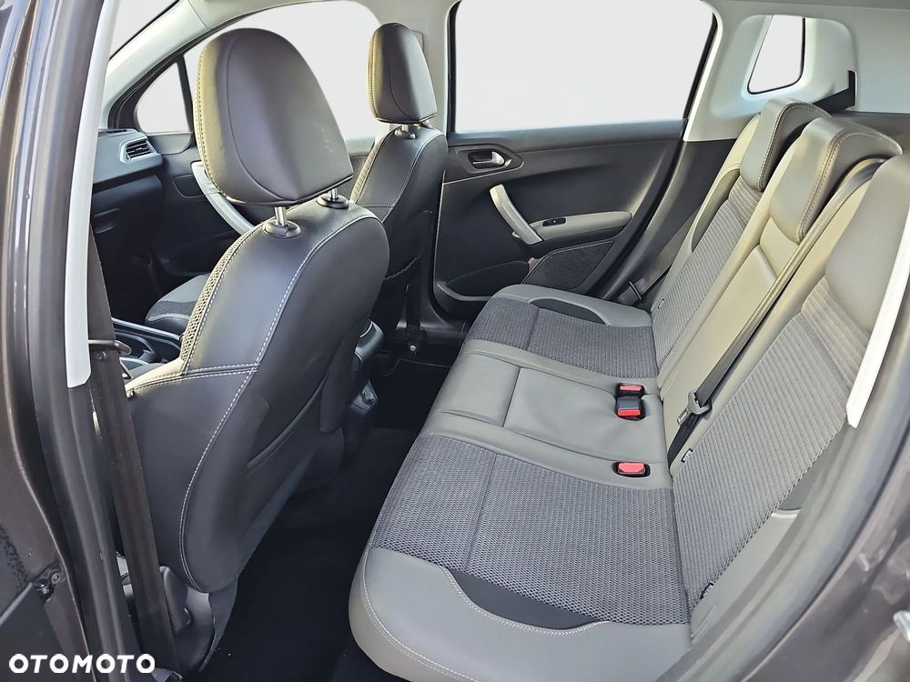 Peugeot 2008 1.2 Pure Tech Allure S&S EAT6 - 25