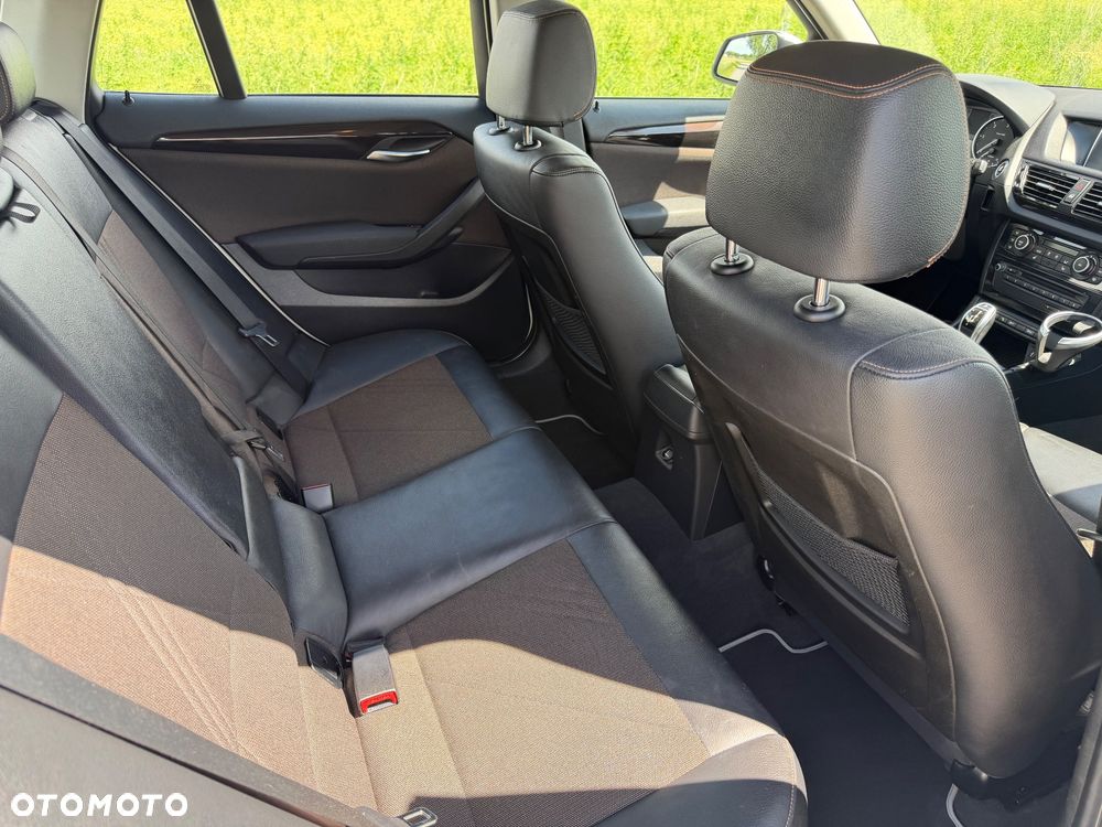 BMW X1 sDrive18d xLine - 22
