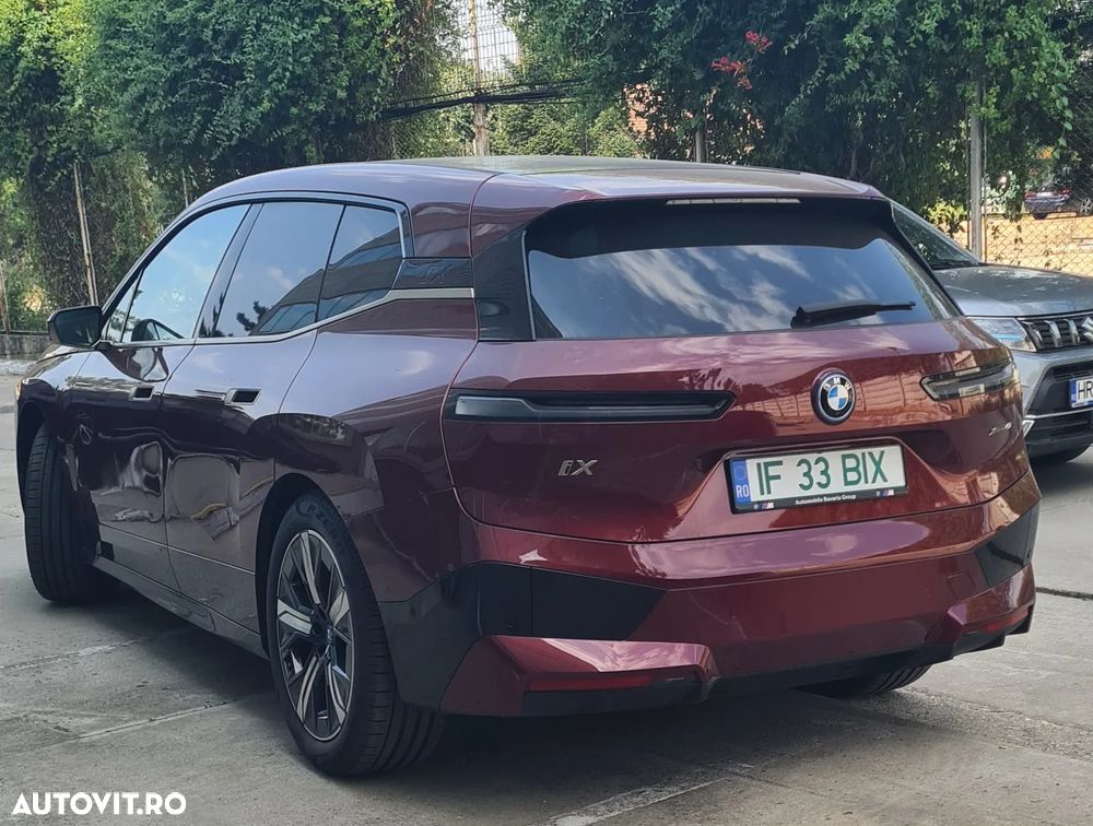 BMW iX - 4