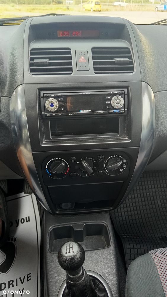 Suzuki SX4 1.5 - 9
