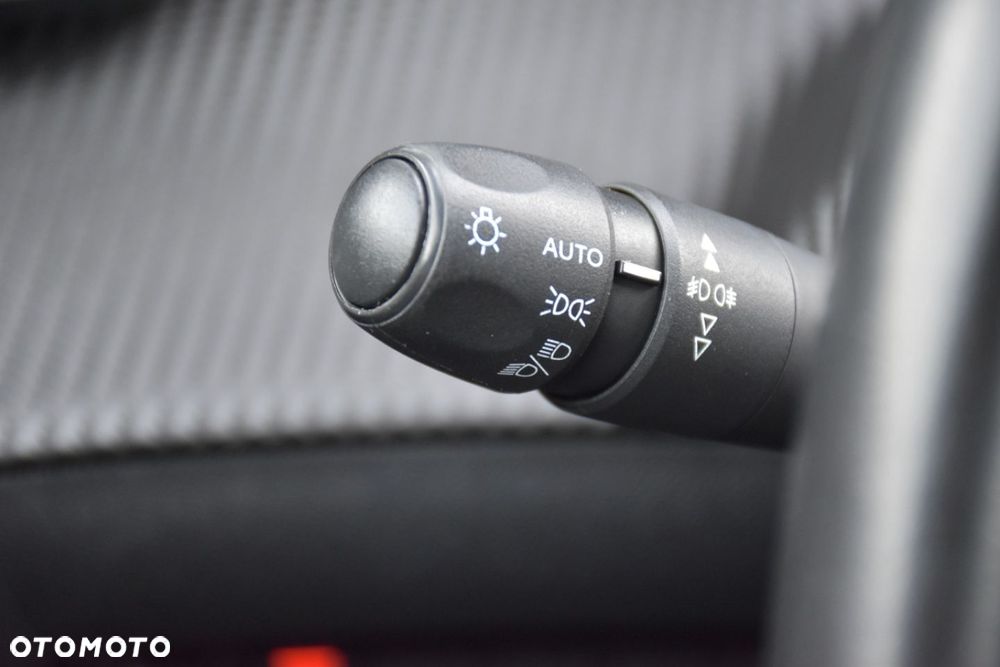Peugeot 2008 BlueHDi 100 STOP & START Active - 21