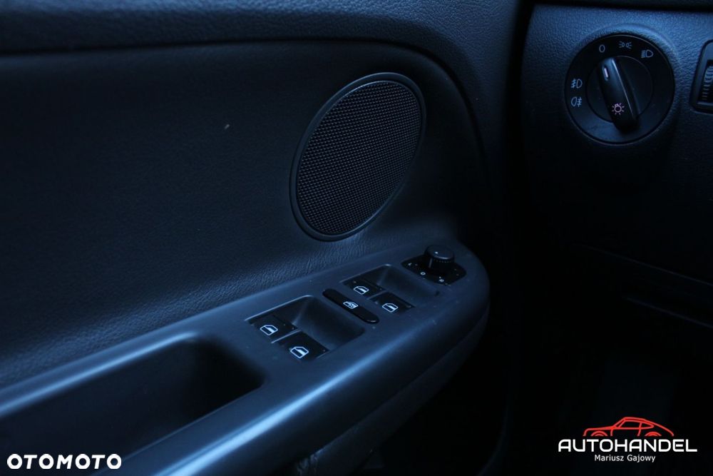 Volkswagen Golf Plus - 11