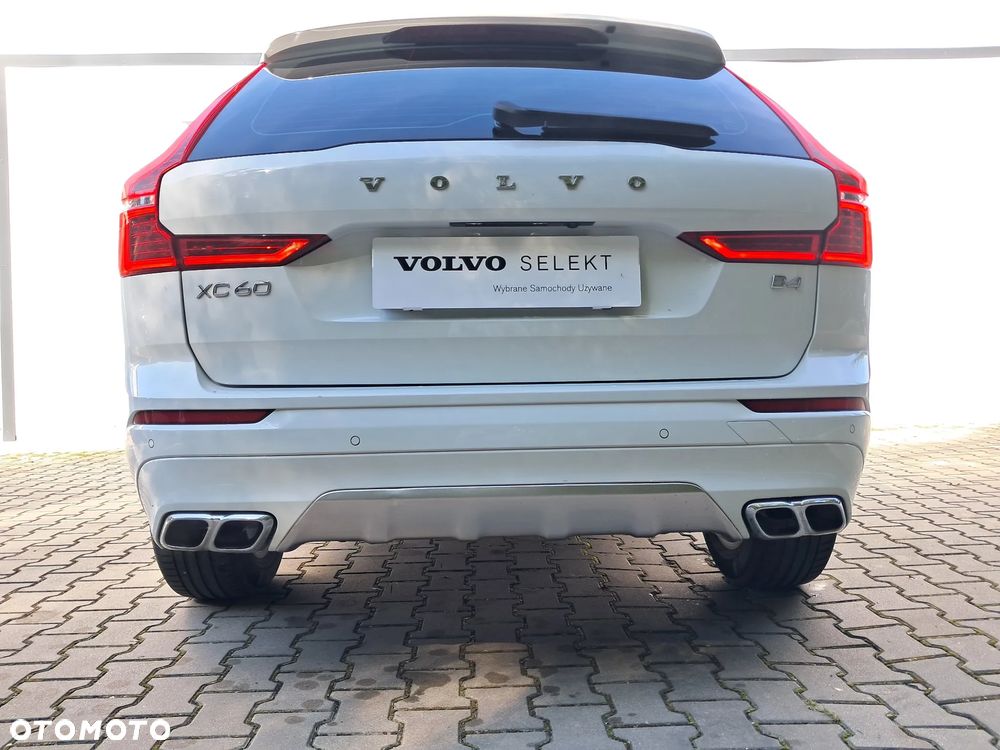 Volvo XC 60 B4 B Momentum - 8
