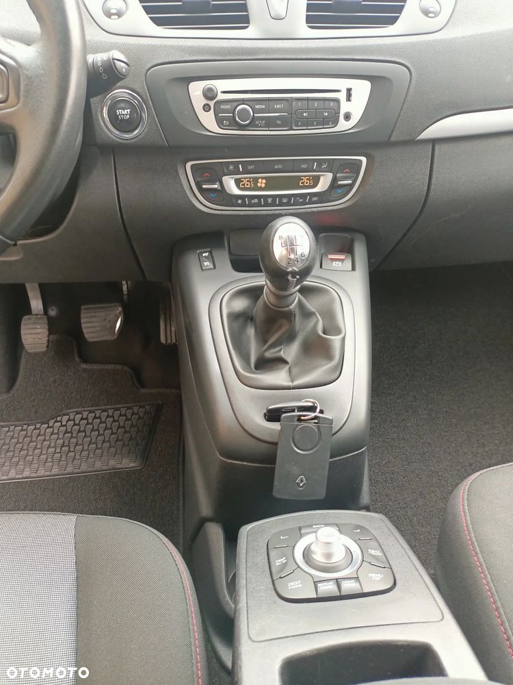 Renault Grand Scenic - 10