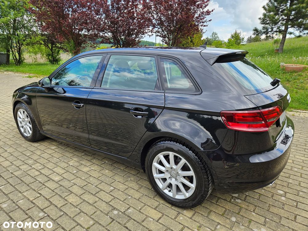Audi A3 Sportback 1.6 TDI Attraction - 11