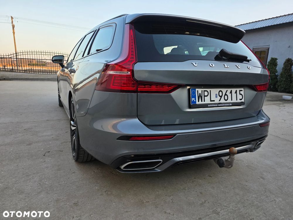 Volvo V60 D4 R-Design - 26