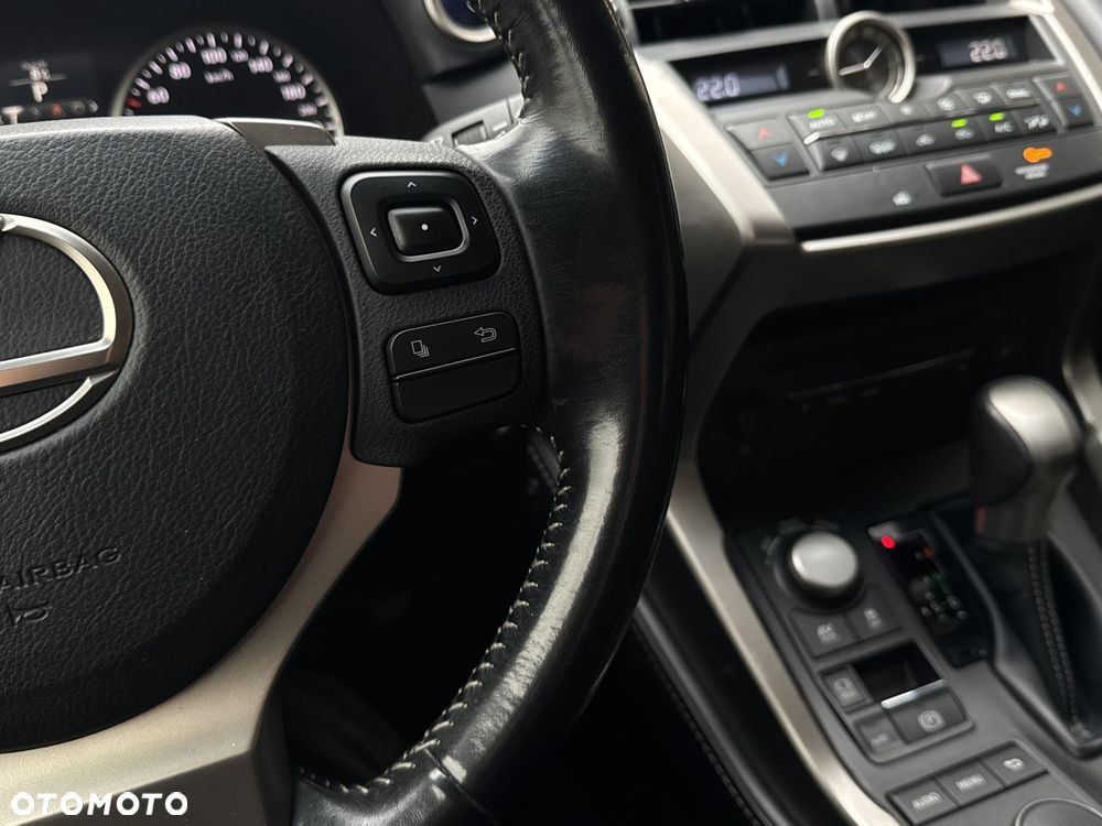 Lexus NX 300h Elite 2WD - 19