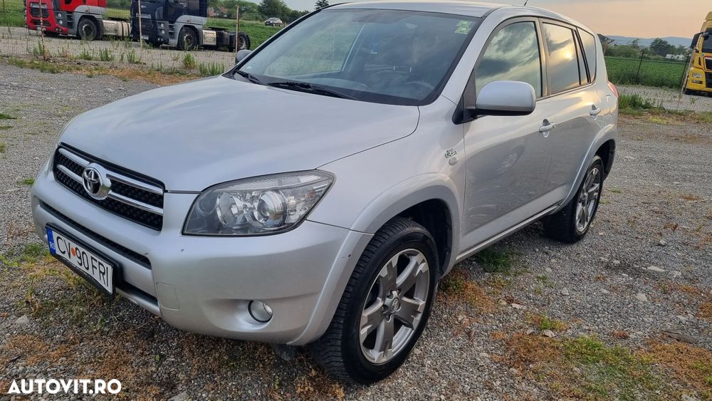 Toyota RAV4 2.2L D-CAT M/T Luxury - 24