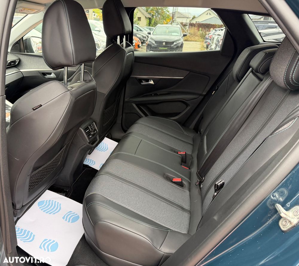 Peugeot 3008 Hybrid 225 e-EAT8 GT Pack - 38