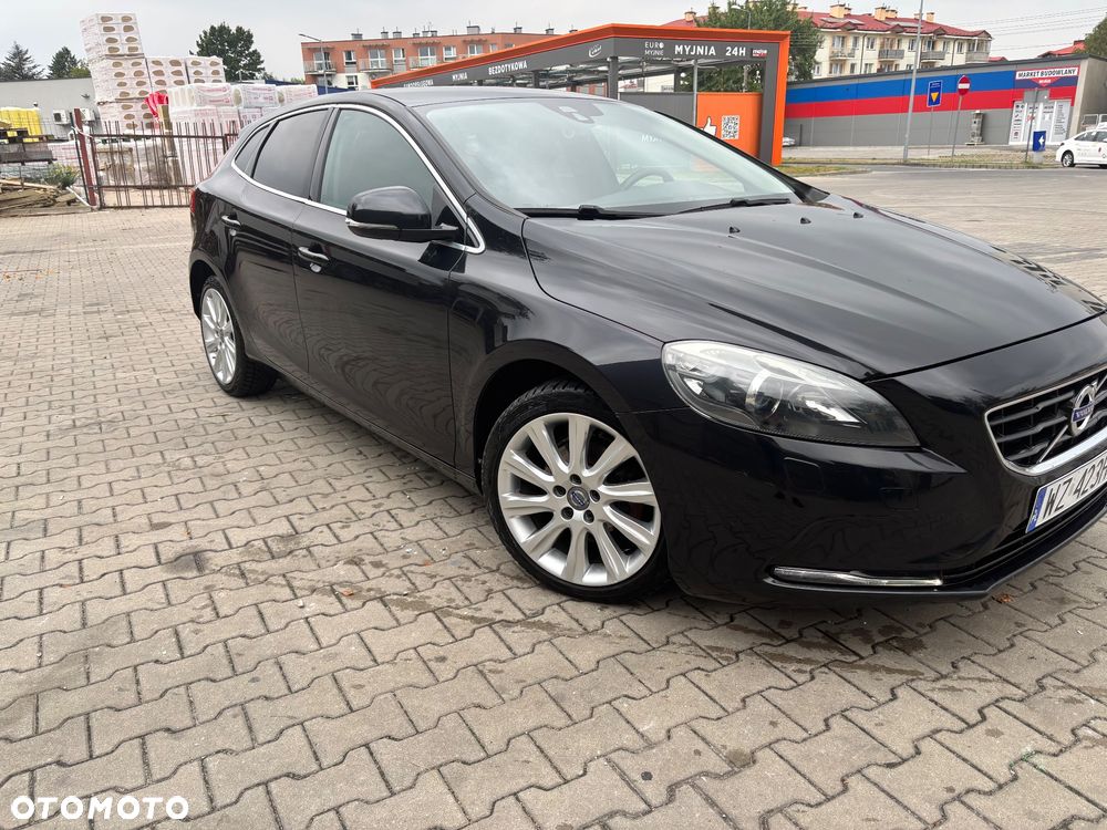 Volvo V40 D2 Momentum - 1