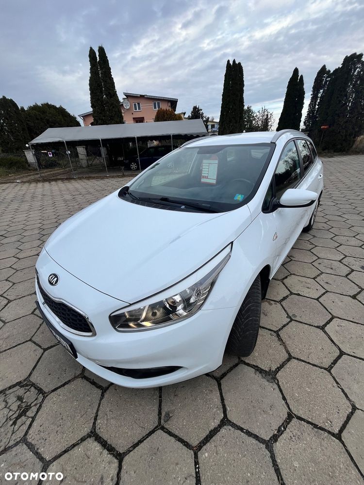 Kia Ceed 1.6 CRDi 128 ISG SW Vision - 8