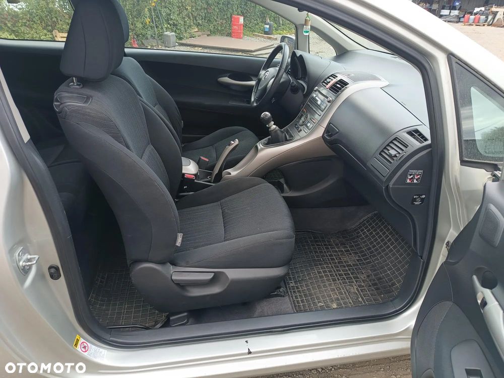 Toyota Auris 2.0 D-4D Luna - 7