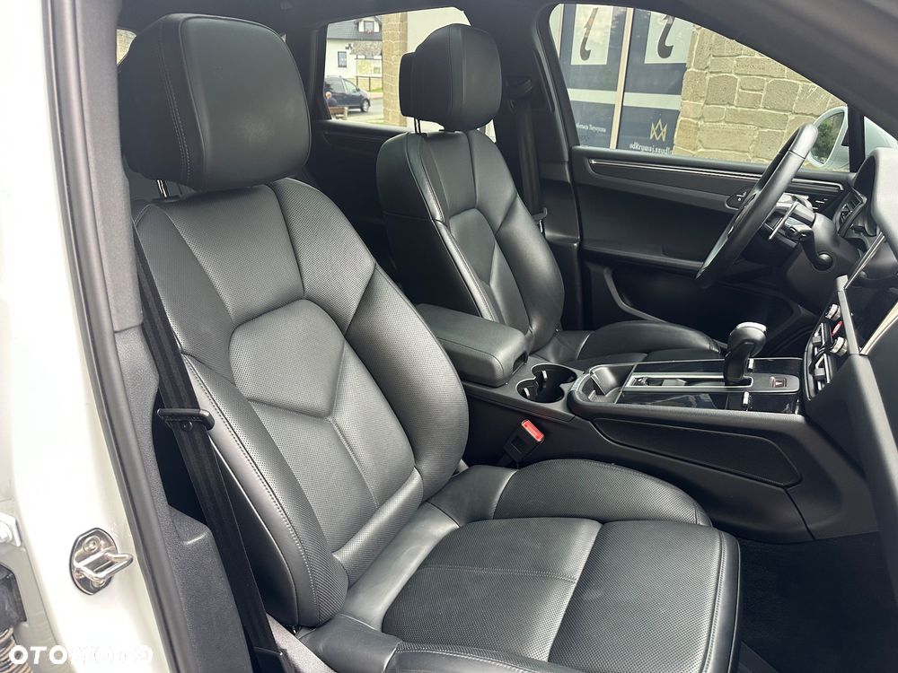 Porsche Macan Standard - 33