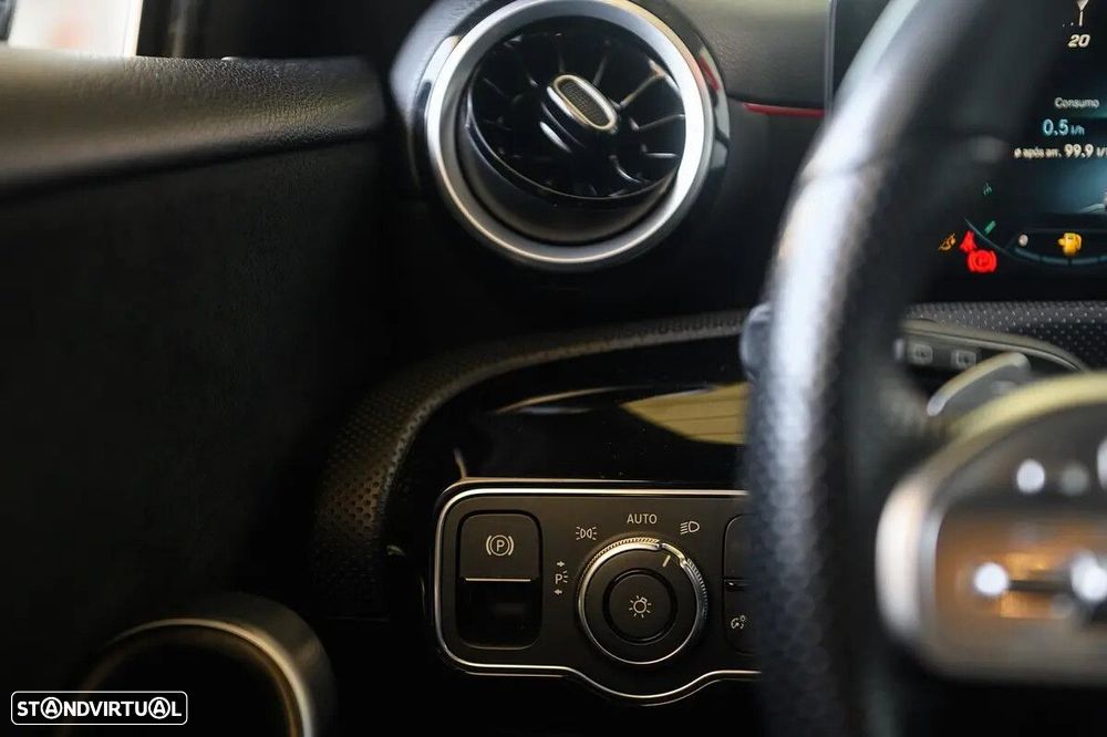 Mercedes-Benz A 180 d AMG Line Aut. - 35