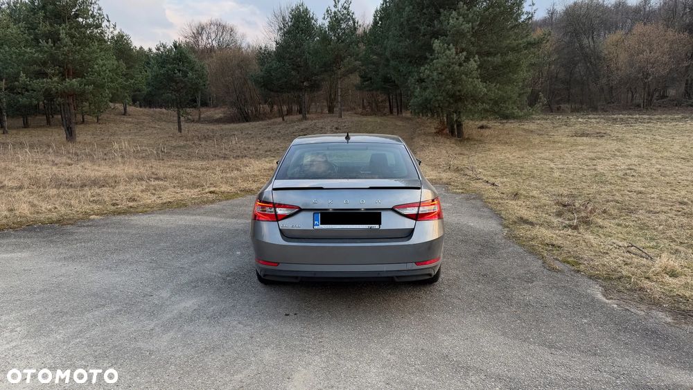 Skoda Superb 2.0 TDI DSG Ambition - 5