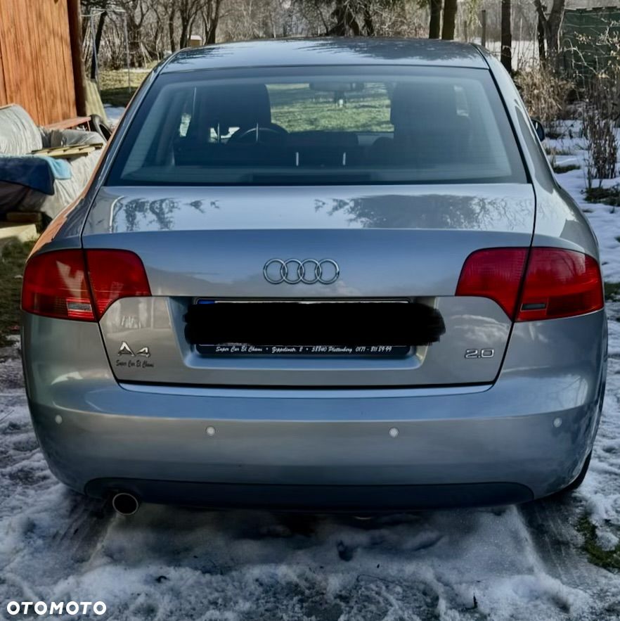 Audi A4 Limousine - 3