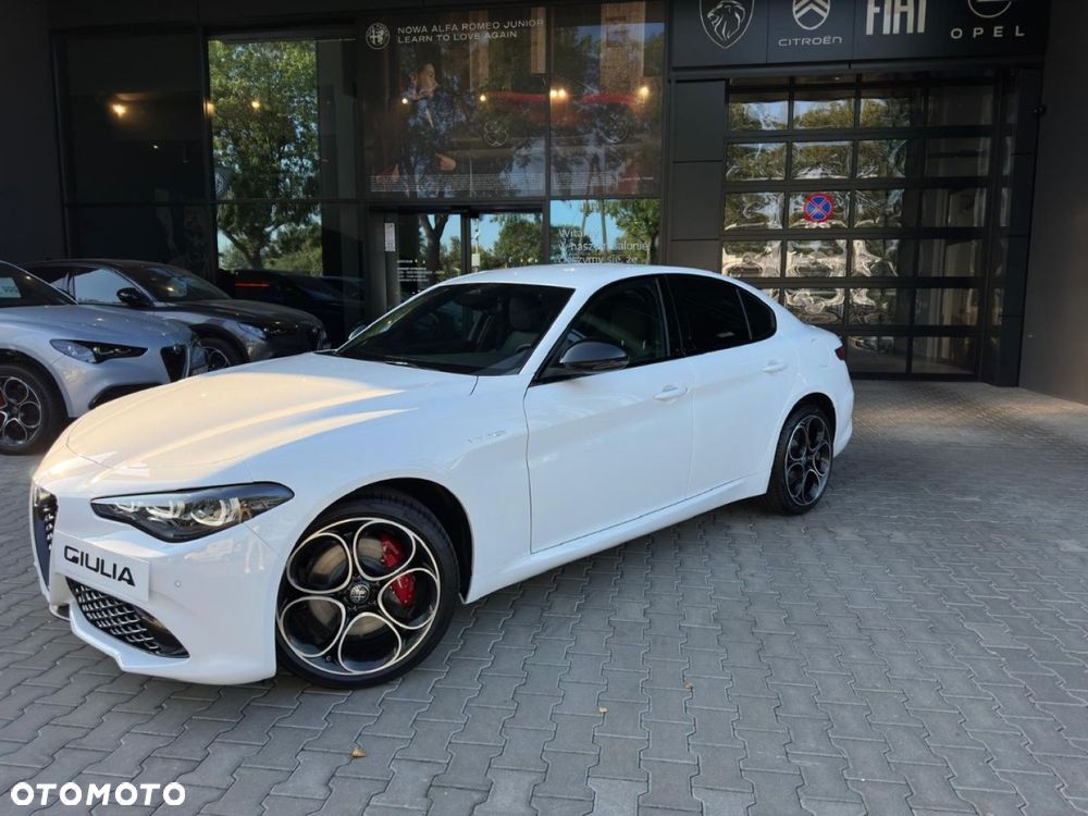Alfa Romeo Giulia - 1