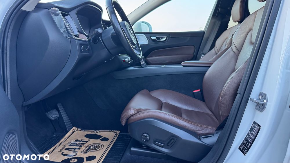Volvo XC 60 D5 AWD Inscription - 38