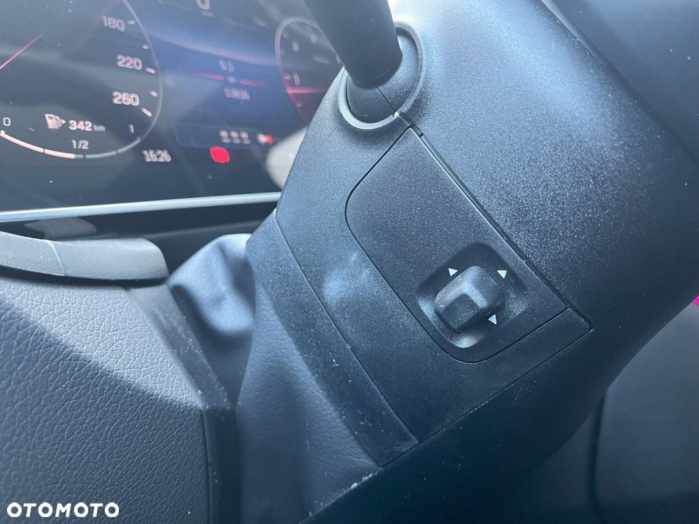 Mercedes-Benz GLC - 21