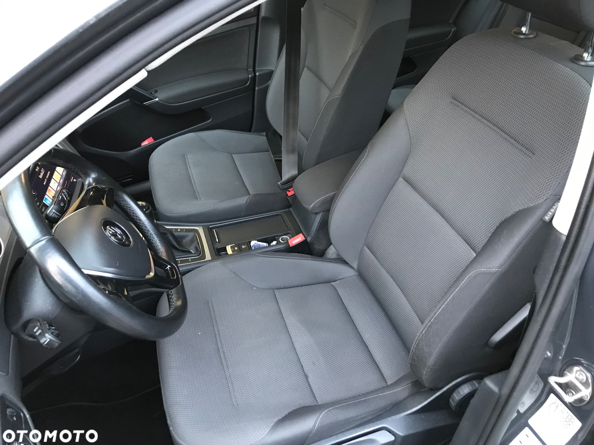 Volkswagen Golf 1.6 TDI BlueMotion Comfortline - 9